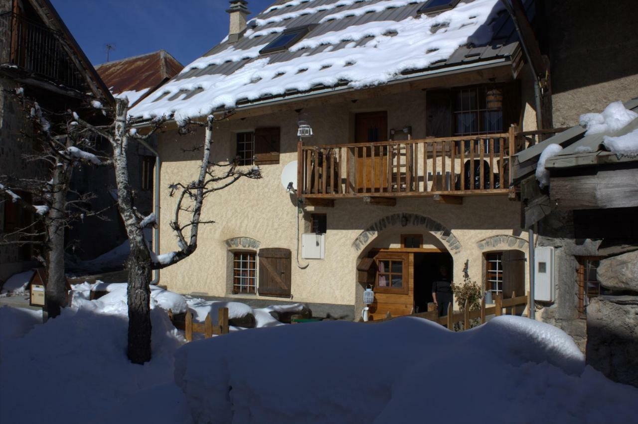 Bed and Breakfast Chez Annie & Marcel Ле-Монетьє-ле-Бен Екстер'єр фото
