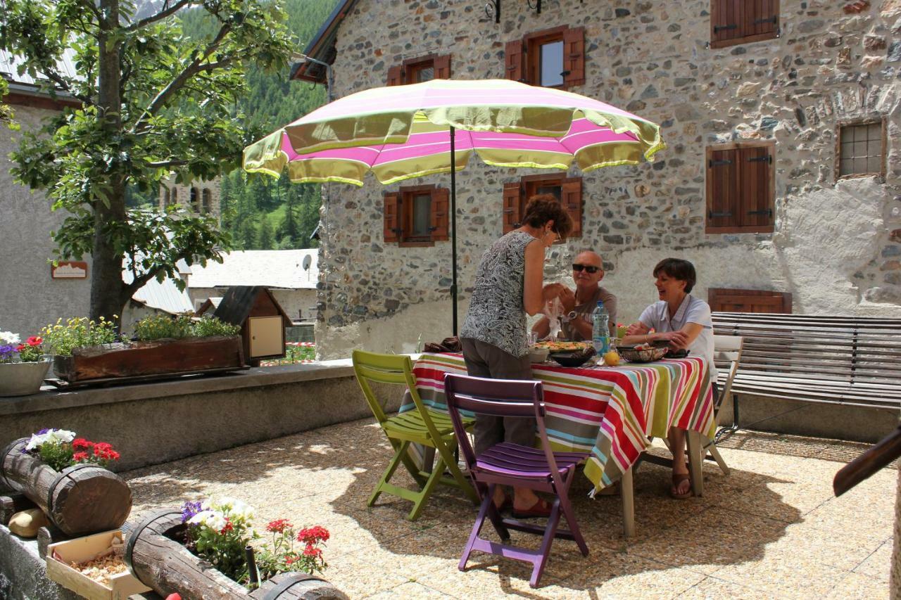 Bed and Breakfast Chez Annie & Marcel Ле-Монетьє-ле-Бен Екстер'єр фото