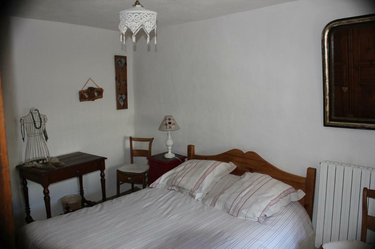Bed and Breakfast Chez Annie & Marcel Ле-Монетьє-ле-Бен Екстер'єр фото