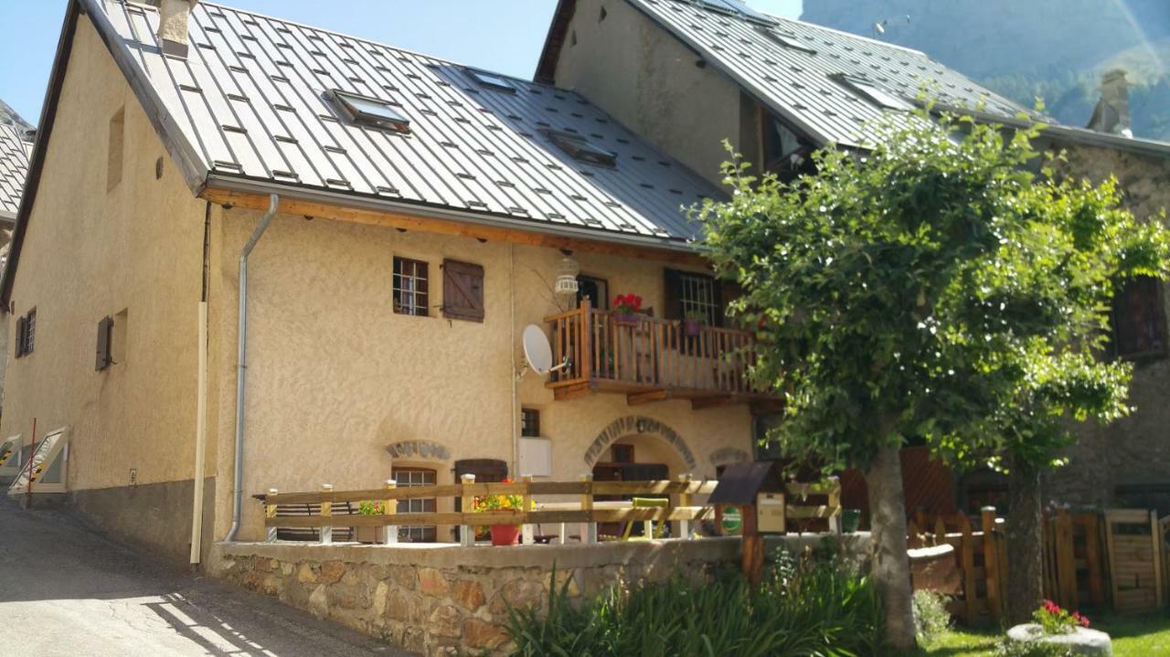 Bed and Breakfast Chez Annie & Marcel Ле-Монетьє-ле-Бен Екстер'єр фото