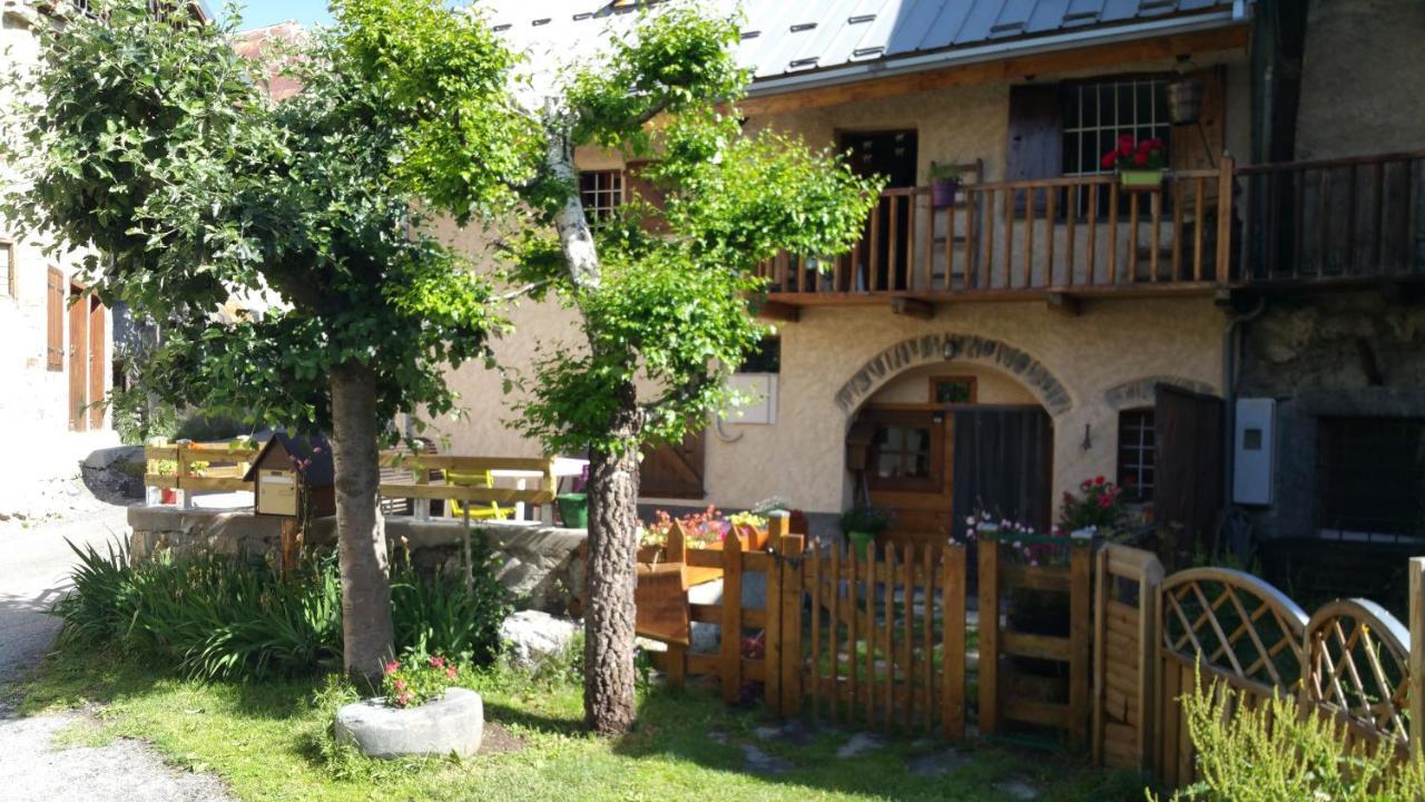 Bed and Breakfast Chez Annie & Marcel Ле-Монетьє-ле-Бен Екстер'єр фото